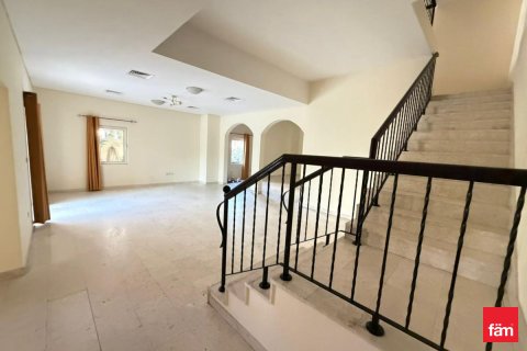 Vilă de închiriat în Dubai, EAU 5 dormitoare, 673.9 mp. №660548 - poză 17