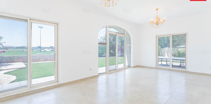 Vila v Dubai Sports City, SAE 5 ložnice, 665.5 m² Č.: 601297