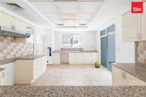 Vila v Dubai Sports City, SAE 5 ložnice, 665.5 m² Č.: 601297 - fotografie 5