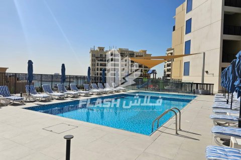 Apartment in Al Hamra Village, Ras Al Khaimah, UAE 2 bedrooms, 120.7 sq.m. № 611671 - photo 4