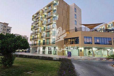 Apartment in Al Hamra Village, Ras Al Khaimah, UAE 2 bedrooms, 120.7 sq.m. № 611671 - photo 1