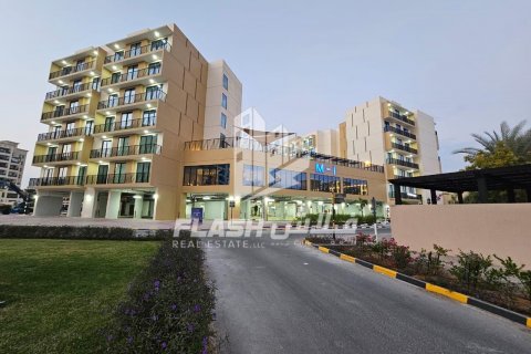 Apartment in Al Hamra Village, Ras Al Khaimah, UAE 2 bedrooms, 120.7 sq.m. № 611671 - photo 2