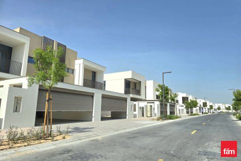 Villa para arrendamento em Al Furjan, Dubai, EAU 4 quartos, 364.2 m2 № 624725 - foto 2