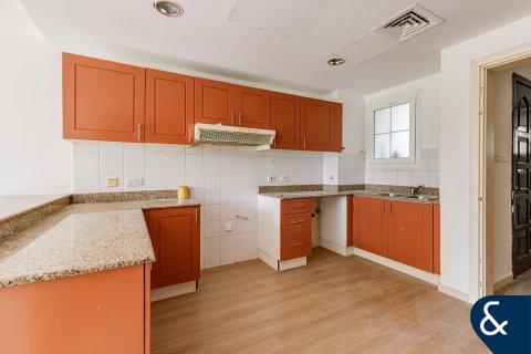 Villa till försäljning i The Springs, Dubai, UAE 3 sovrum, 240 kvm Nr. 666608 - fotografi 28