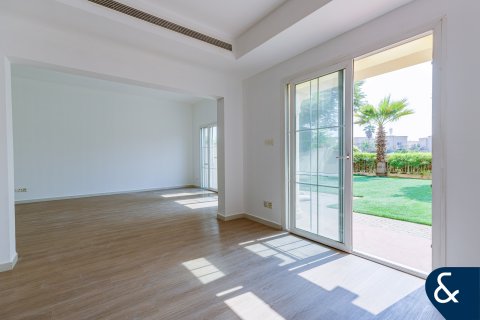 Villa till försäljning i The Springs, Dubai, UAE 3 sovrum, 240 kvm Nr. 666608 - fotografi 25