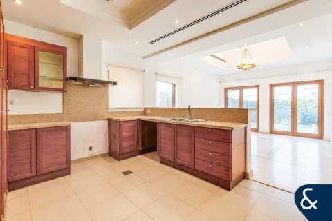 Vila u Al Furjan, Dubai, UAE 3 spavaćih soba, 357 m2 Br. 666603 - fotografija 8
