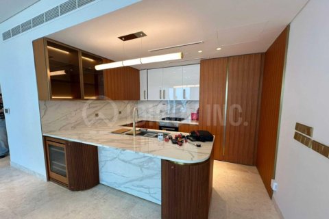 דירה למכירה ב Palm Jumeirah, Dubai, איחוד האמירויות  2 חדרי שינה, 131 מ"ר, מספר 655959 - תמונה 3