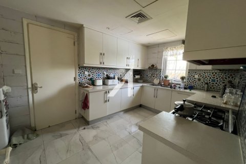 Vilë në Dubai, Emiratet e Bashkuara Arabe 4 dhoma gjumi, 581.5 m2. № 646438 - Foto 4