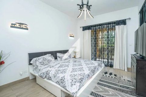 Vilë në Dubai, Emiratet e Bashkuara Arabe 4 dhoma gjumi, 581.5 m2. № 646438 - Foto 9