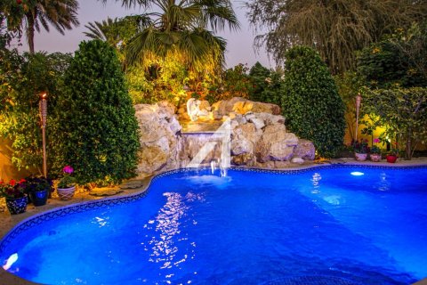 Vilë në Dubai, Emiratet e Bashkuara Arabe 4 dhoma gjumi, 581.5 m2. № 646438 - Foto 20