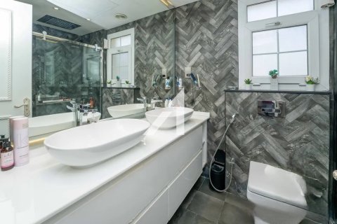 Vilë në Dubai, Emiratet e Bashkuara Arabe 4 dhoma gjumi, 581.5 m2. № 646438 - Foto 12