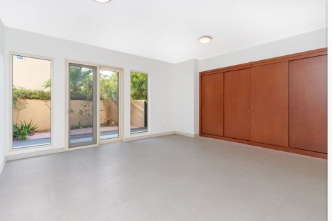 فيلا للبيع في المرابع العربية، دبي، الإمارات العربية المتحدة 5 غرفة نوم ، 808 متر مربع ، رقم 695822 - صورة 13