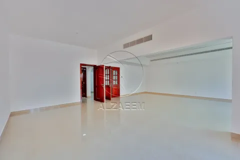 Villa en alquiler en Abu Dhabi, EAU 4 dormitorios, 322 m2 № 663003 - foto 3