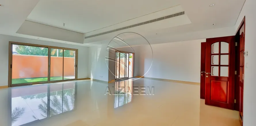 Villa en Abu Dhabi, EAU 4 dormitorios, 322 m² № 663003
