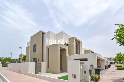 Vilë në Arabian Ranches 2, Dubai, Emiratet e Bashkuara Arabe 4 dhoma gjumi, 242 m2. № 626770 - Foto 1