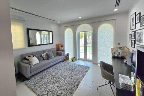 Villa para arrendamento em Jumeirah Park, Dubai, EAU 4 quartos, 1111.21 m2 № 764325 - foto 11