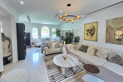 Villa para arrendamento em Jumeirah Park, Dubai, EAU 4 quartos, 1111.21 m2 № 764325 - foto 4