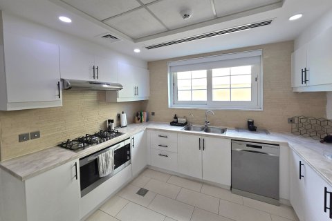 Villa para arrendamento em Jumeirah Park, Dubai, EAU 4 quartos, 1111.21 m2 № 764325 - foto 8