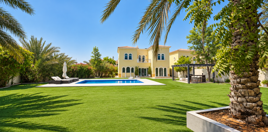 Villa em Jumeirah Park, Dubai, EAU 4 quartos, 1111.21 m2 № 764325