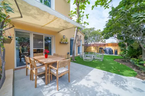 Βίλα σε Arabian Ranches, Dubai, ΗΑΕ 3 υπνοδωμάτια, 214 τ.μ. Αρ. 738419 - φωτογραφία 18