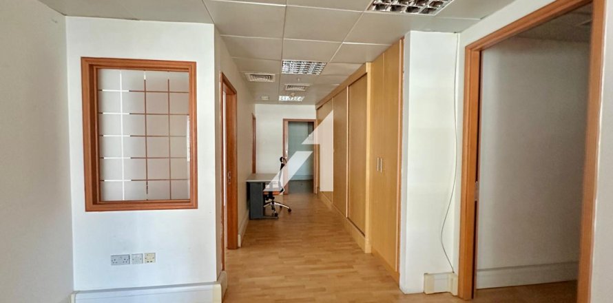 Sheikh Zayed Road、Dubai、UAEにあるオフィス 124 m2 No702066