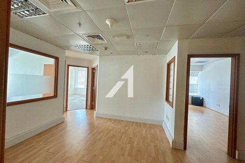 Sheikh Zayed Road、Dubai、UAE にあるオフィスの賃貸物件 124 m2、No702066 - 写真 3