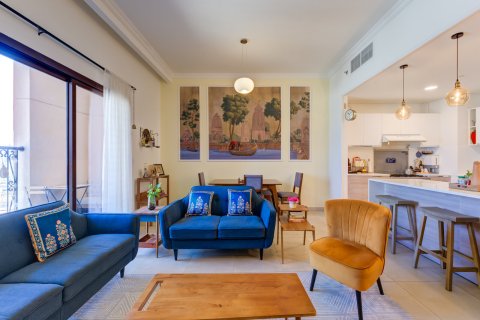 Lägenhet till försäljning i Dubai, UAE 2 sovrum, 127 kvm Nr. 695982 - fotografi 2