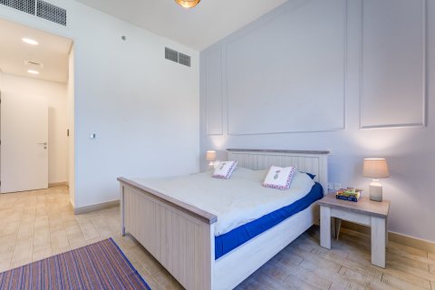 Lägenhet till försäljning i Dubai, UAE 2 sovrum, 127 kvm Nr. 695982 - fotografi 8