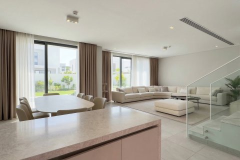 וילה ב Dubai, איחוד האמירויות 4 חדרי שינה, 334 מ