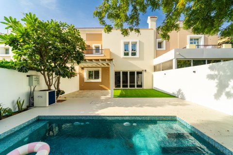 Radhus i Dubai, UAE 4 sovrum, 236 kvm Nr. 695986