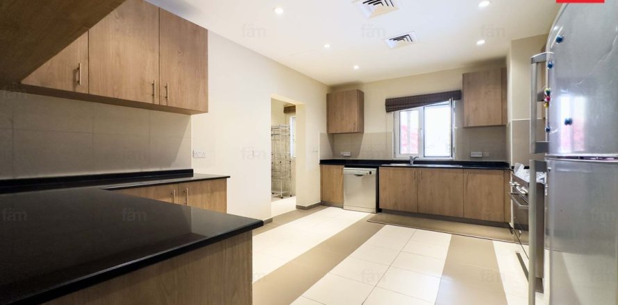 Vilă în Dubai, EAU 5 dormitoare, 561 mp.  №694335