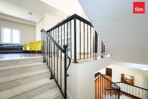 Vila di Dubai, UEA 5 kamar tidur, 561 m2 nomor 694335 - foto 12