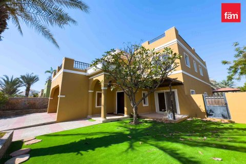 Vilă de închiriat în Dubai, EAU 5 dormitoare, 561 mp. №694335 - poză 4