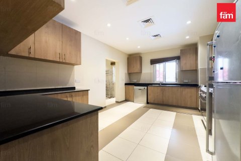 Vila di Dubai, UEA 5 kamar tidur, 561 m2 nomor 694335 - foto 4