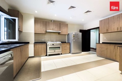 Vila di Dubai, UEA 5 kamar tidur, 561 m2 nomor 694335 - foto 3