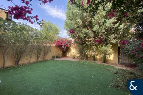 Villa til salgs i Arabian Ranches, Dubai, Emiratene 2 soverom, 175 kvm Nr. 667475 - Foto 11