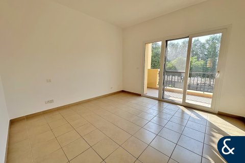 Villa til salgs i Arabian Ranches, Dubai, Emiratene 2 soverom, 175 kvm Nr. 667475 - Foto 4