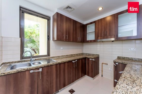 Villa in Reem, Dubai, UAE 3 bedrooms, 274.3 sq.m. № 760504 - photo 7