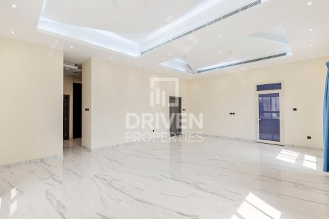 Villa in Wadi Al Amardi, Dubai, UAE 6 bedrooms, 604 sq.m. № 655131 - photo 11