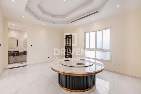 Villa in Wadi Al Amardi, Dubai, UAE 6 bedrooms, 604 sq.m. № 655131 - photo 8