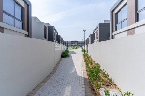 Dubai South (Dubai World Central), Dubai, UAE의 판매용 빌라 침실 2개, 129제곱미터 번호 715190 - 사진 2