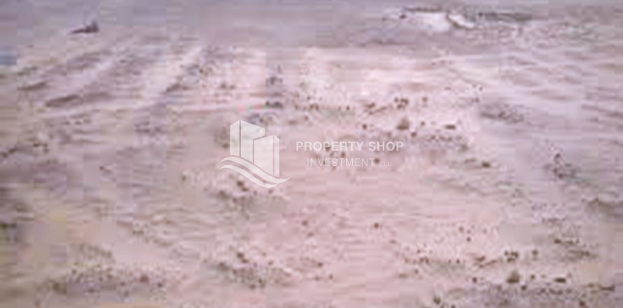 قطعة أرض في أبو ظبي 781 متر مربع . ر قم 716194