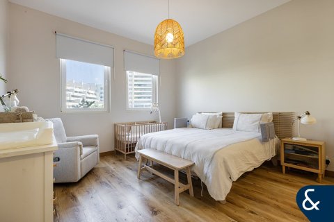 Lägenhet till försäljning i Motor City, Dubai, UAE 2 sovrum, 131 kvm Nr. 667411 - fotografi 6