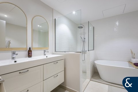 Lägenhet till försäljning i Motor City, Dubai, UAE 2 sovrum, 131 kvm Nr. 667411 - fotografi 9