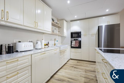 Lägenhet till försäljning i Motor City, Dubai, UAE 2 sovrum, 131 kvm Nr. 667411 - fotografi 1