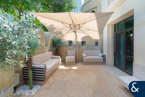 Apartment in Downtown Dubai (Downtown Burj Dubai), UAE 2 bedrooms, 245 sq.m. № 667412 - photo 6