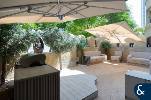 Apartment in Downtown Dubai (Downtown Burj Dubai), UAE 2 bedrooms, 245 sq.m. № 667412 - photo 5