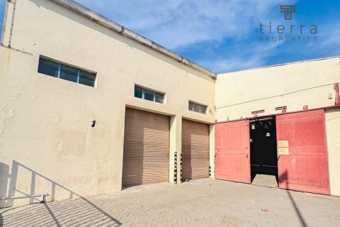 Warehouse in Deira, Dubai, UAE 696.8 sq.m. № 571574 - photo 4