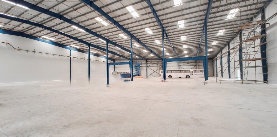 Magazinë në Al Quoz, Dubai, Emiratet e Bashkuara Arabe 3911.2 m2. № 571571