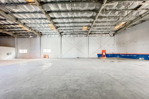 Warehouse in Al Qusais, Dubai, UAE 743.2 sq.m. № 571569 - photo 3